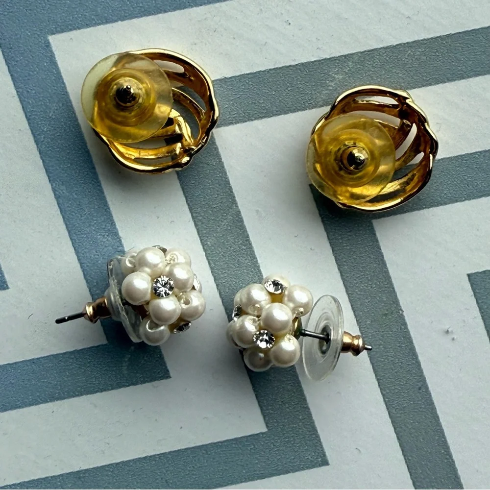 2 Pairs Post Earrings Costume Quality